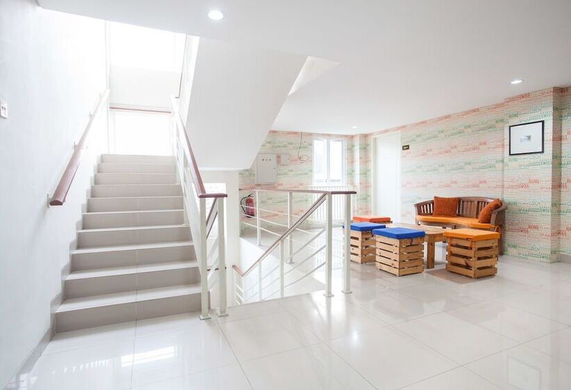 Pensjonat Reddoorz Plus At Riverside Malang