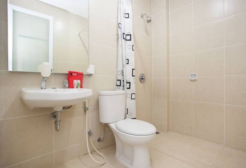 Pensjonat Reddoorz Plus At Riverside Malang