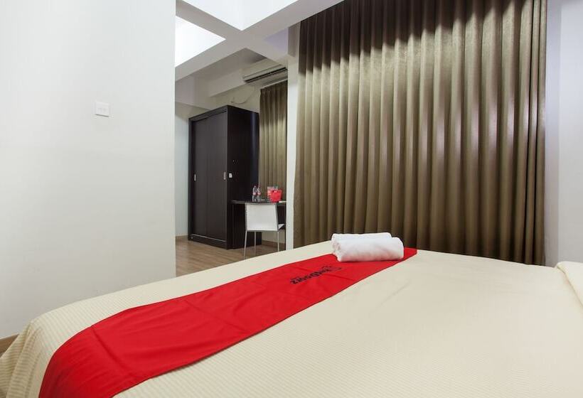 Pensjonat Reddoorz Plus At Riverside Malang