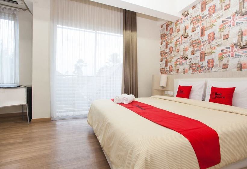 Pensjonat Reddoorz Plus At Riverside Malang