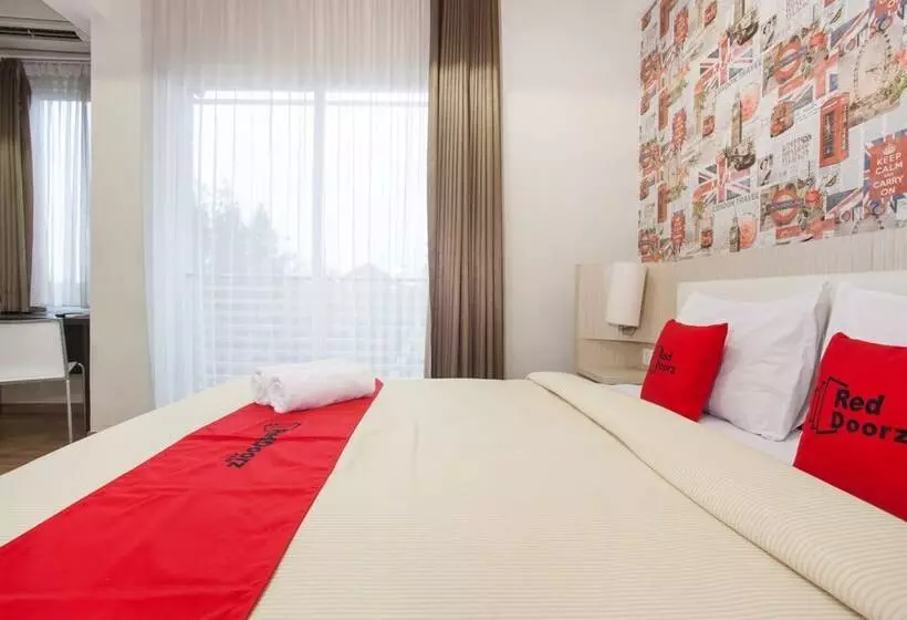 Majatalo Reddoorz Plus At Riverside Malang