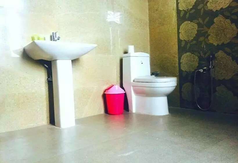 ホテル Garur Valley