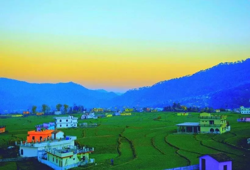 ホテル Garur Valley