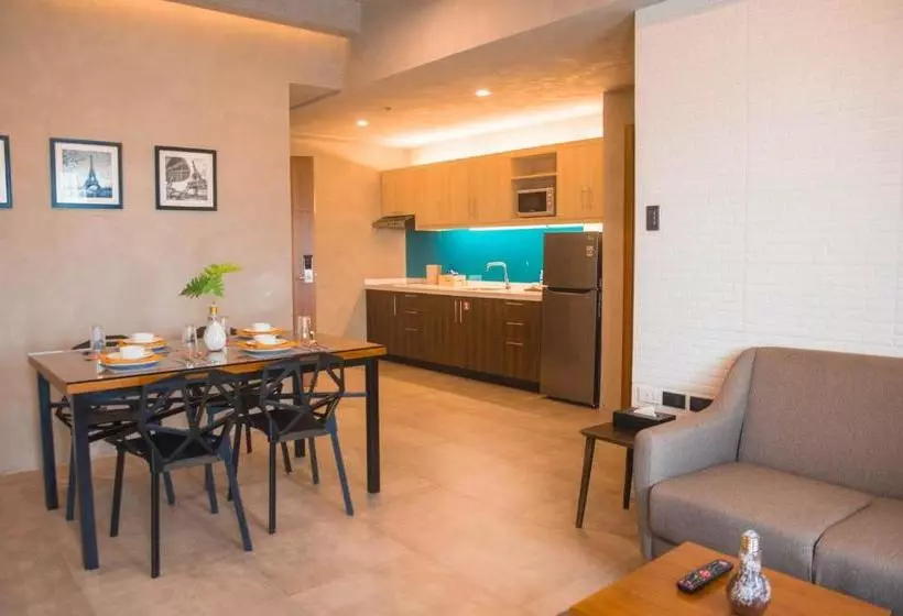 ホテル Upper Story Serviced Apartments
