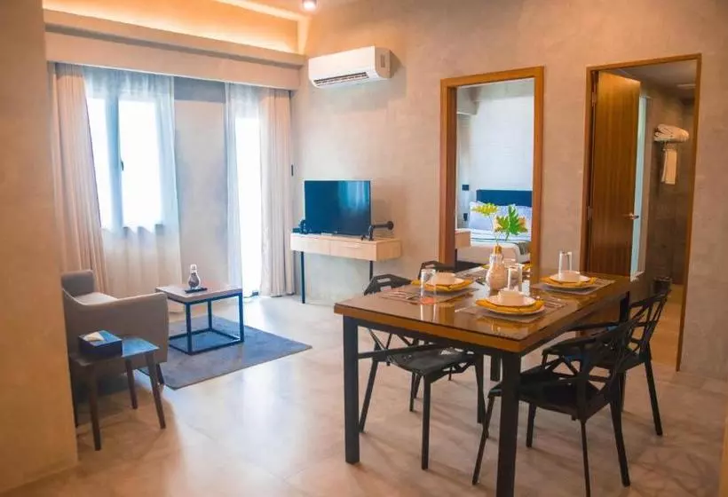 ホテル Upper Story Serviced Apartments
