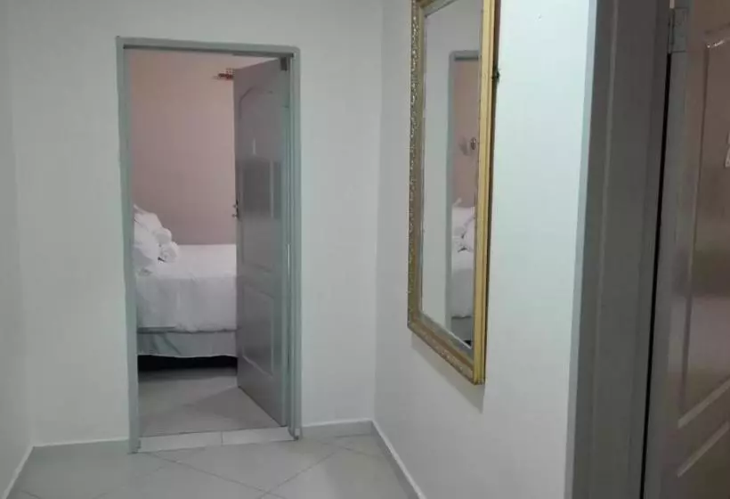 Kandjo's Bed And Breakfast
