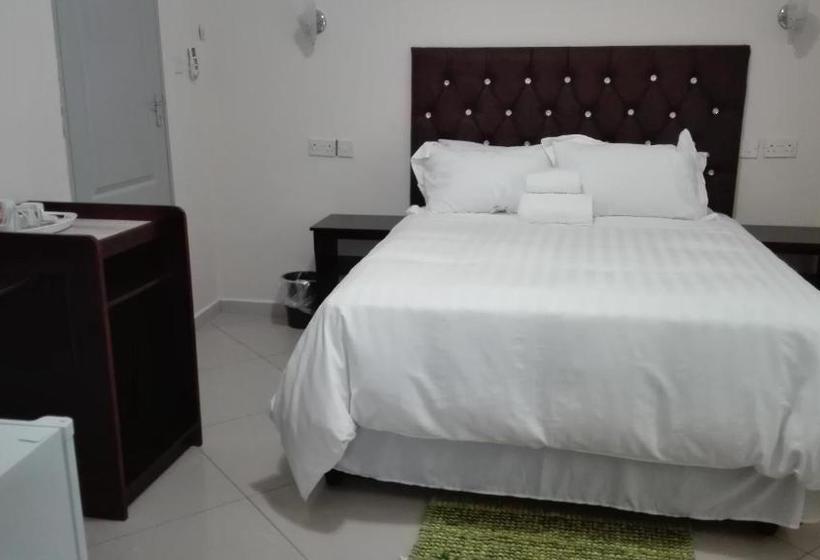 Kandjo's Bed And Breakfast