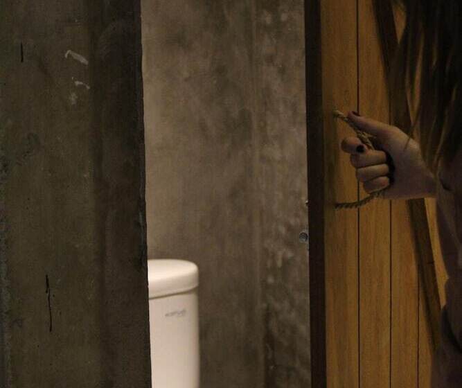 Bamba Capsule Hotel Hostel