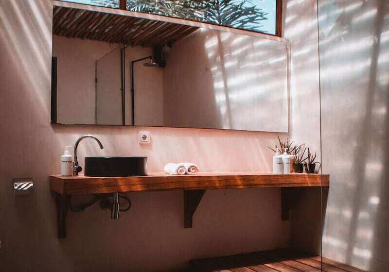 Bamba Capsule Hotel Hostel