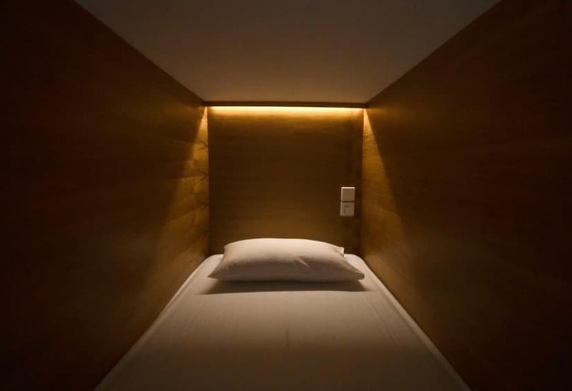 Bamba Capsule Hotel Hostel