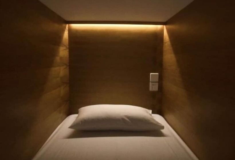 Bamba Capsule Hotel Hostel