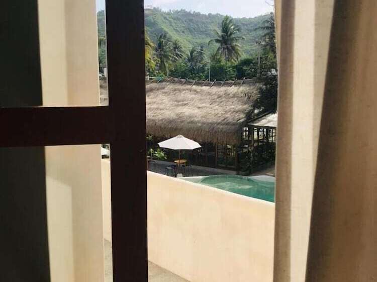 Bamba Capsule Hotel Hostel