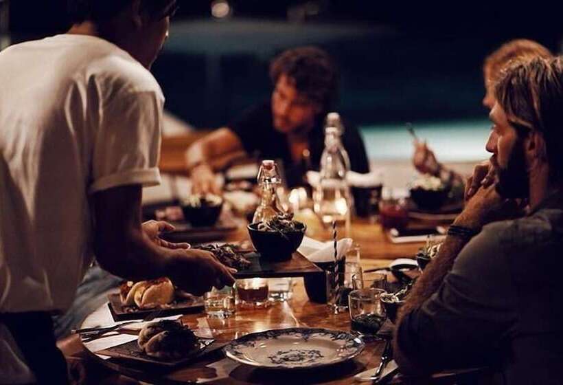 Bamba Capsule Hotel Hostel