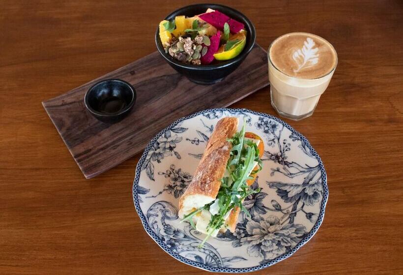 Bamba Capsule Hotel Hostel