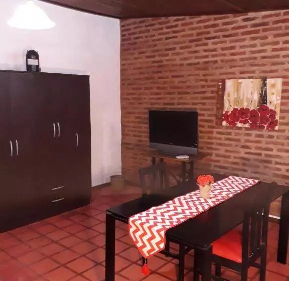 تختخواب و صبحانه Santa Rufina