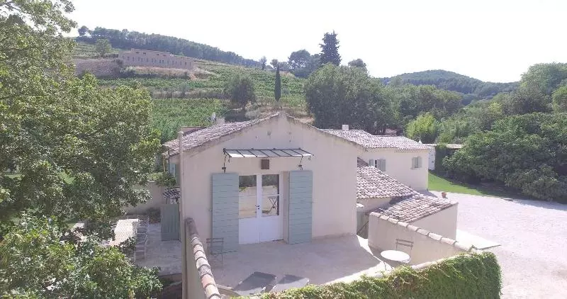 ペンション Domaine De La Font Des Pères   Teritoria