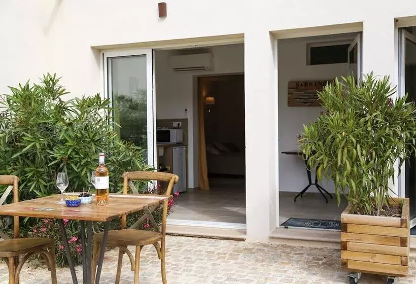ペンション Domaine De La Font Des Pères   Teritoria