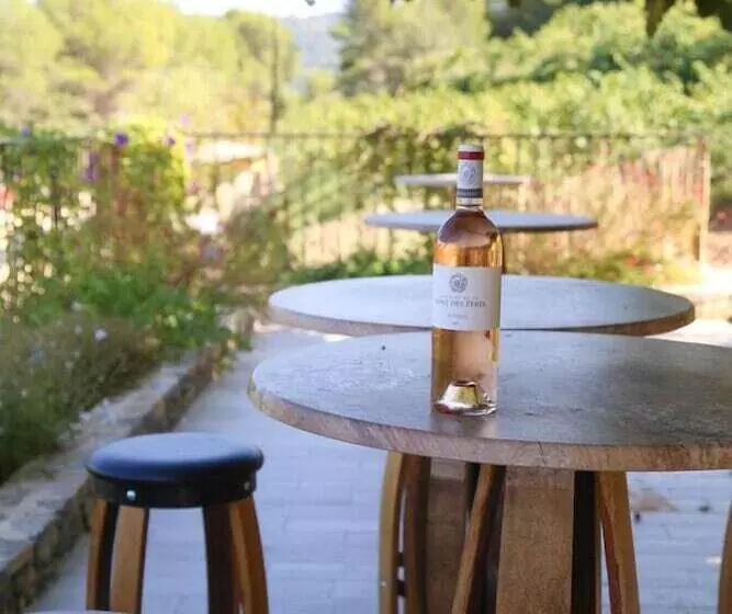 ペンション Domaine De La Font Des Pères   Teritoria