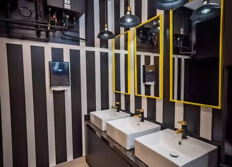 Kapselihotelli Panda Pod