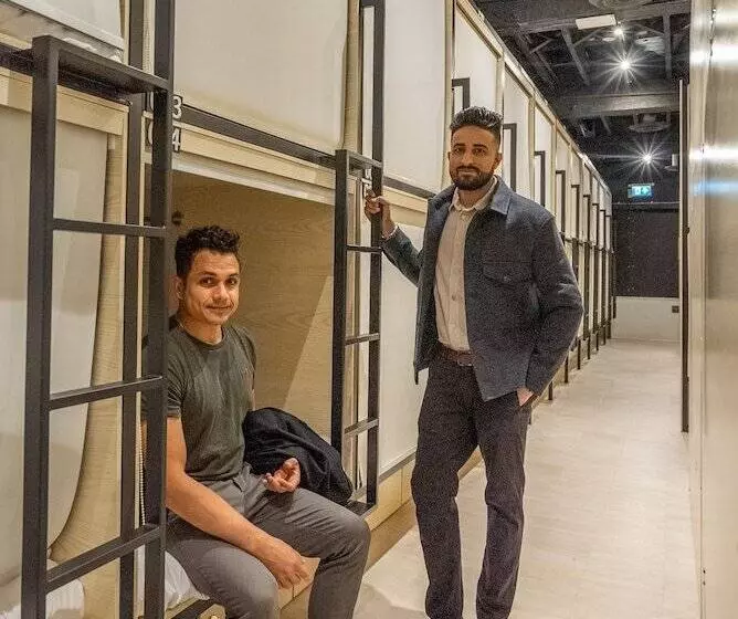 Kapselihotelli Panda Pod