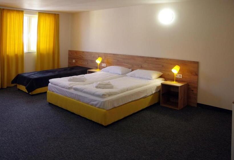 بنسيون стаи за гости централ фамилни стаи & апартаменти