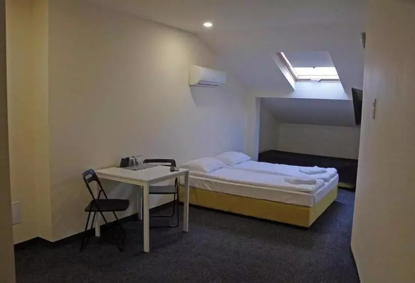 ペンション стаи за гости централ фамилни стаи & апартаменти