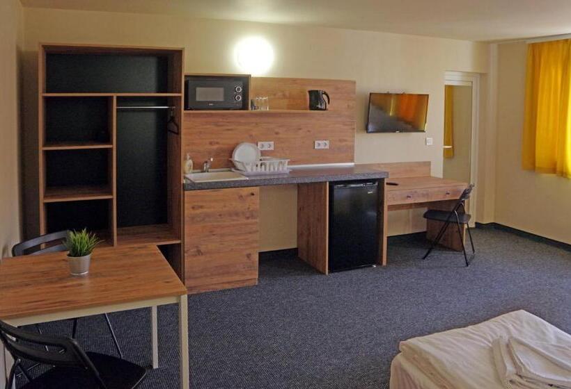 بنسيون стаи за гости централ фамилни стаи & апартаменти