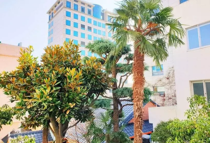 Hotelli Gallery Family