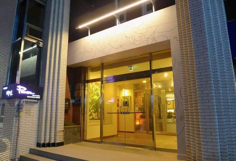 Hotelli Gallery Family