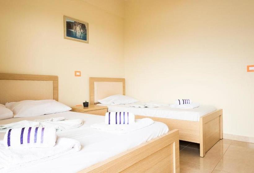 ホテル Mesun Himare