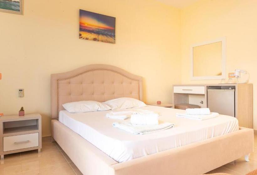 ホテル Mesun Himare