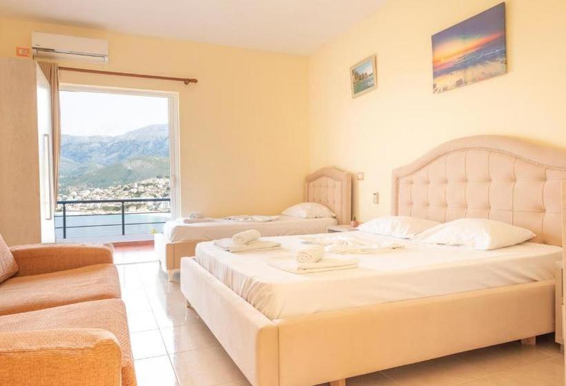 ホテル Mesun Himare