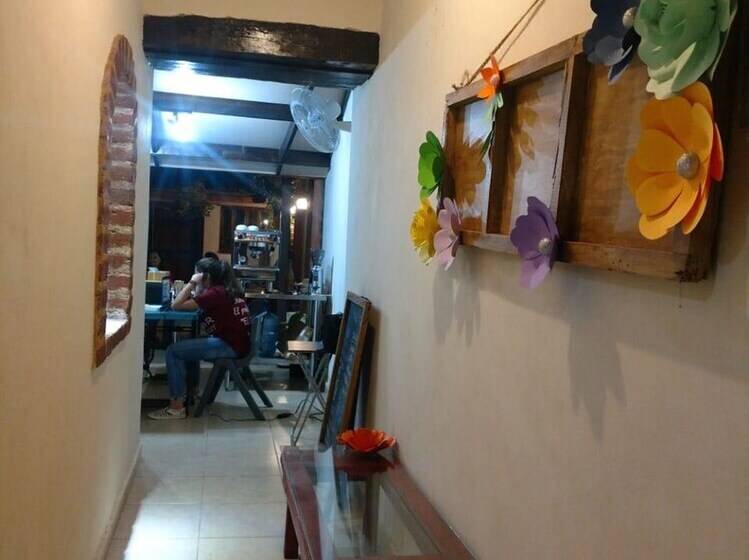 پانسیون Hostal Tía Mema