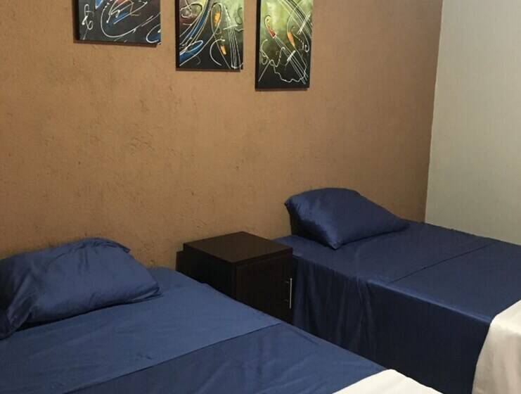 پانسیون Hostal Tía Mema