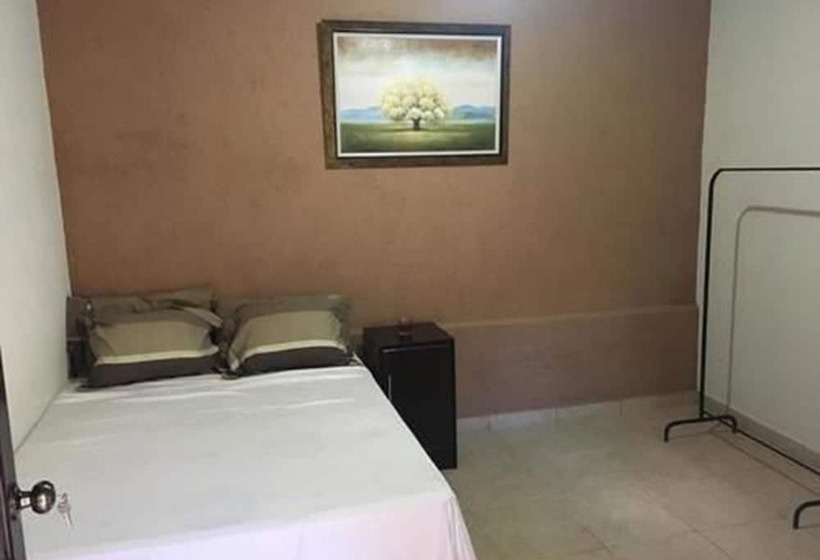 پانسیون Hostal Tía Mema