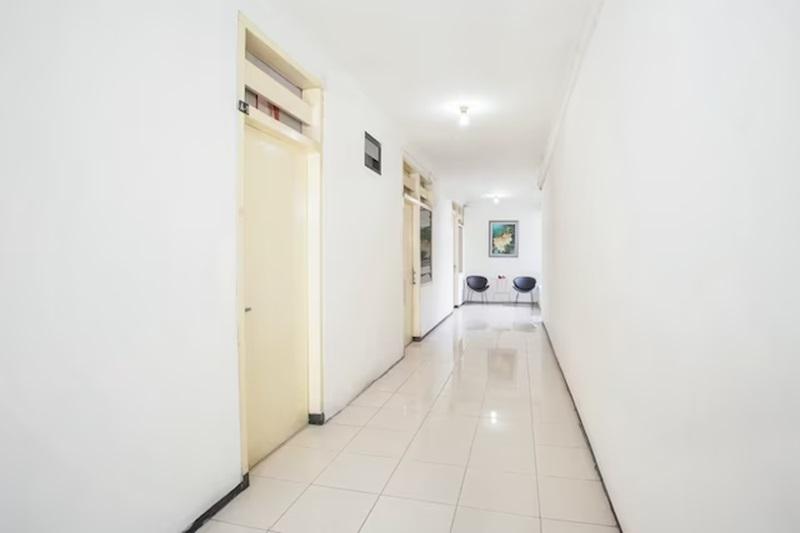 פנסיון Dukuh Kupang Residence Mitra Reddoorz