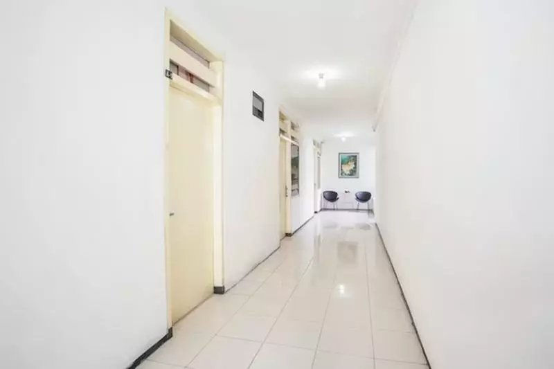 ペンション Dukuh Kupang Residence Mitra Reddoorz