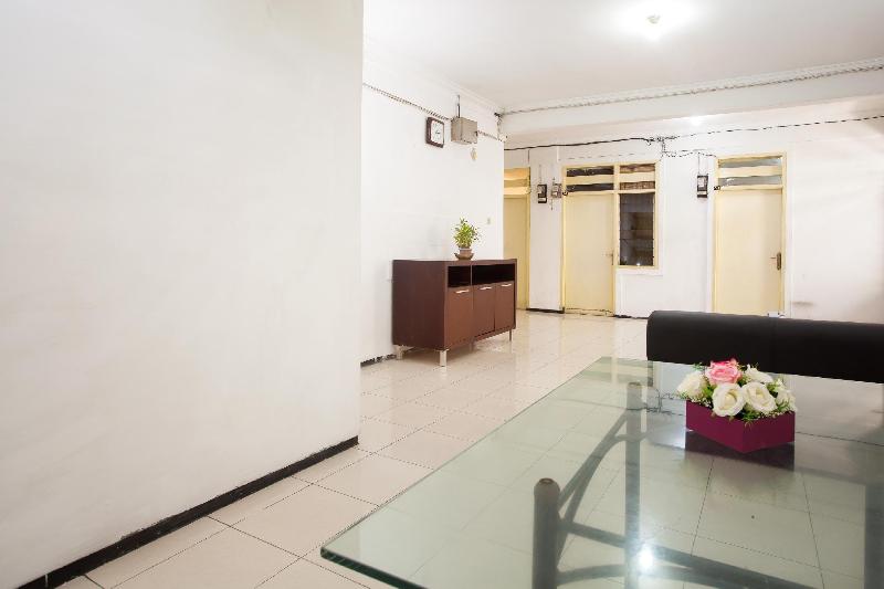 פנסיון Dukuh Kupang Residence Mitra Reddoorz