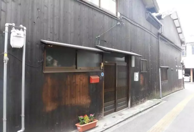 Majatalo Share House Amigos