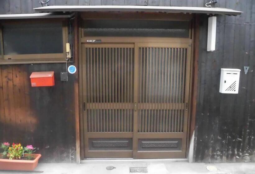 פנסיון Share House Amigos