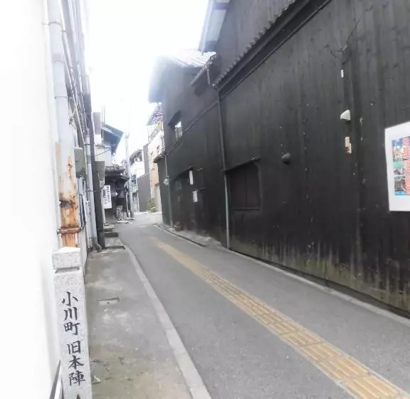 Majatalo Share House Amigos