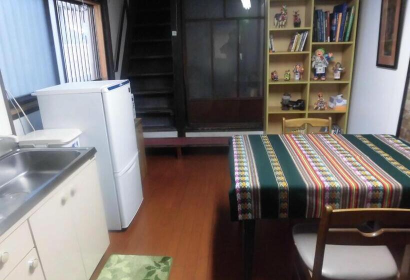 פנסיון Share House Amigos