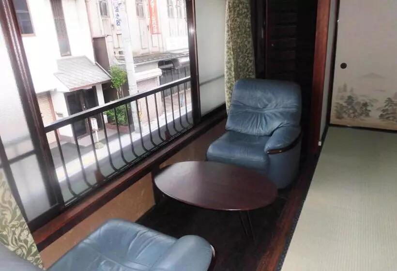 Majatalo Share House Amigos