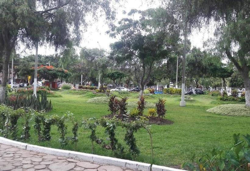 تختخواب و صبحانه Aypa Hostal