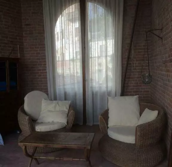 Aamiaismajoitus (B&B) Castello Mellana