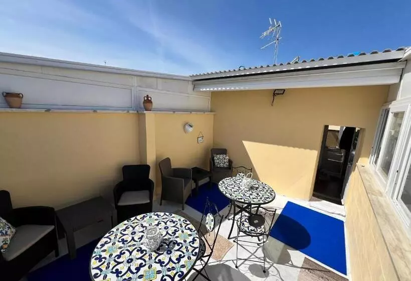 تختخواب و صبحانه Handy