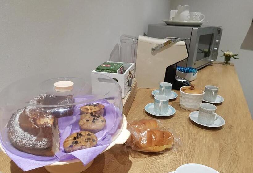 تختخواب و صبحانه Handy