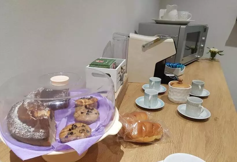 تختخواب و صبحانه Handy