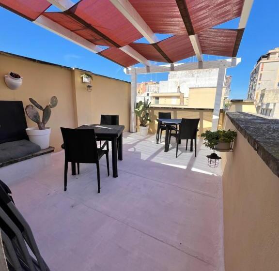 تختخواب و صبحانه Handy