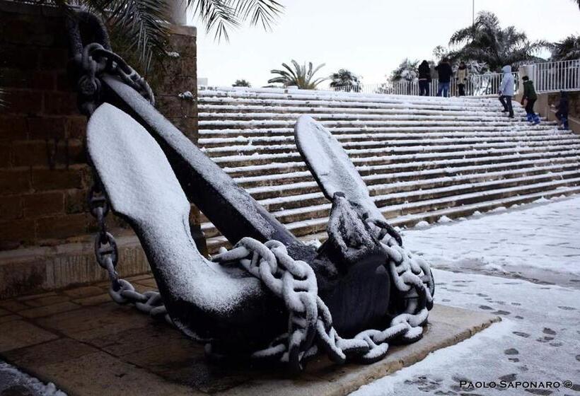 تختخواب و صبحانه Handy